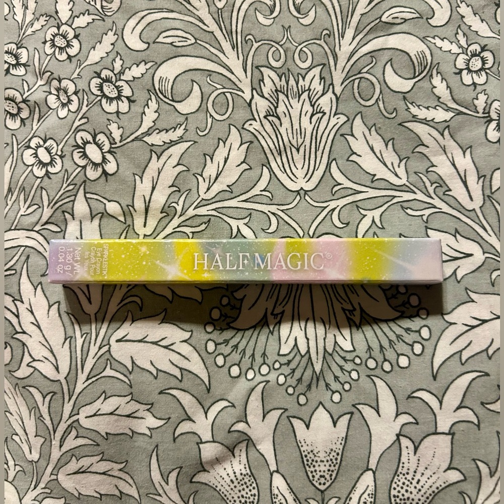 Half Magic Sparklestik Eye Crayon in Twirlita Baby Pink - Picture 4 of 6